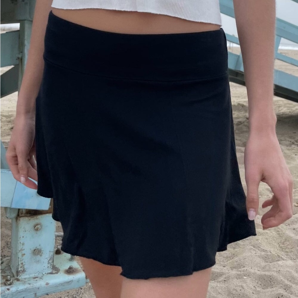 Brandy Melville Starla mini skirt